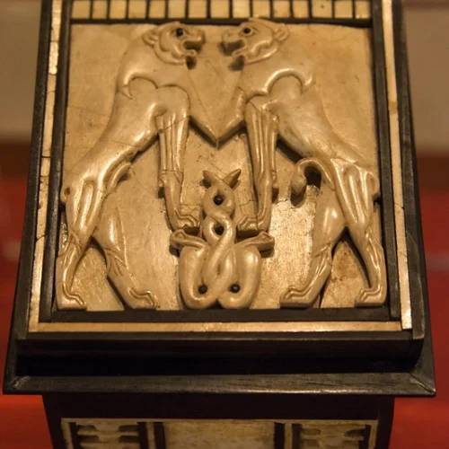 The Pella Lion Box